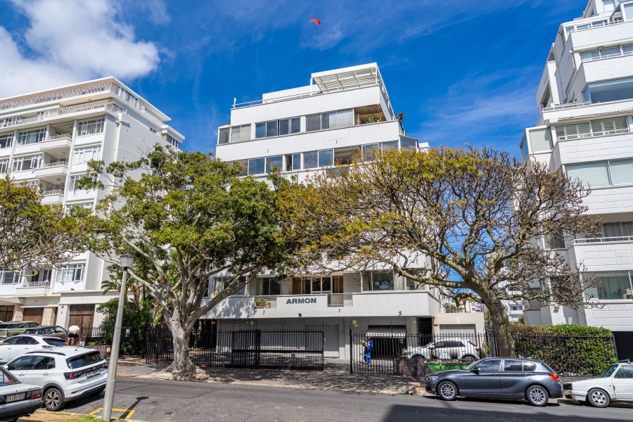 2 Bedroom Property for Sale in Sea Point Western Cape